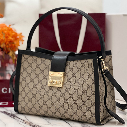 [홍콩명품.Gucci] 구찌 25SS 로고 패드록 탑 핸들 핸드백 베이지 블랙 GG 패브릭 838991, BGM5040, GU2, 홍콩명품가방,명품쇼핑몰,크로스백,핸드백,구매대행