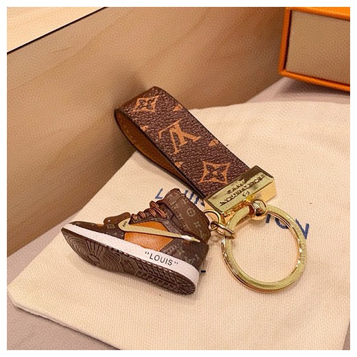 [홍콩명품.LOUIS VUITTON] 루이비통 25SS 로고 모노그램 다미에 스니커즈 키홀더 키링 (2컬러), ET3102, NNT, 홍콩명품의류,구매대행,온라인명품