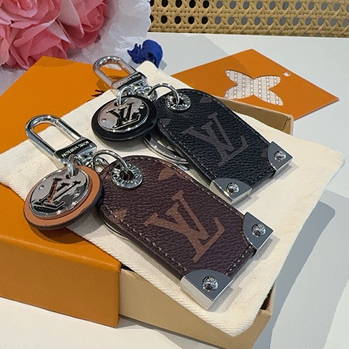 [홍콩명품.LOUIS VUITTON] 루이비통 25SS 로고 모노그램 키홀더 키링 (2컬러), ET3103, NNT, 홍콩명품의류,구매대행,온라인명품
