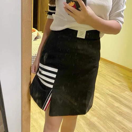 [홍콩명품.THOME BROWNE] 톰브라운 25SS 로고 여성 4바 미니 스커트 (2컬러), BM21724, TB1, 레플리카의류,미러급사이트