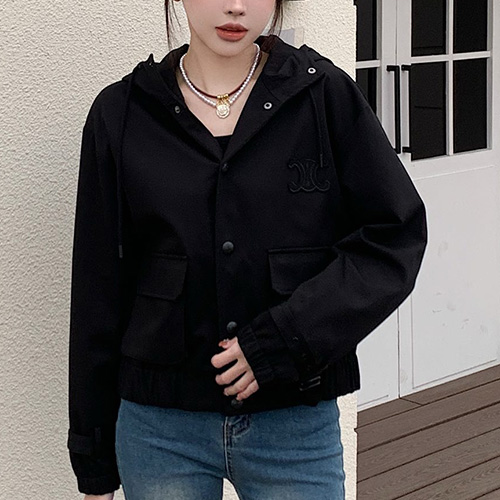 [홍콩명품,PRADA] 프라다 25SS 삼각로고 여성 쇼트 후드 바람막이 자켓 (블랙), BM21802, COCO, 레플리카의류,미러급사이트