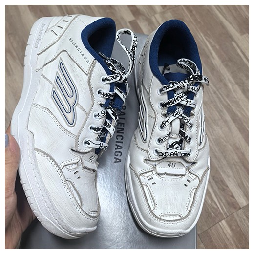 [홍콩명품.BALENCIAGA] 발렌시아가 25SS 로고 HAMPTONS WORN-OUT 스니커즈 운동화 (2컬러), SE5395, ALW, 명품스니커즈,운동화,구두,로퍼,하이탑,신발