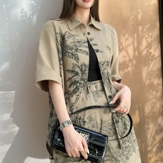 [홍콩명품,Christian Dior] 디올 25SS 로고 여성 정글 패턴 반팔 남방 셔츠 (카라멜), BM21973, MC, 레플리카의류,미러급사이트