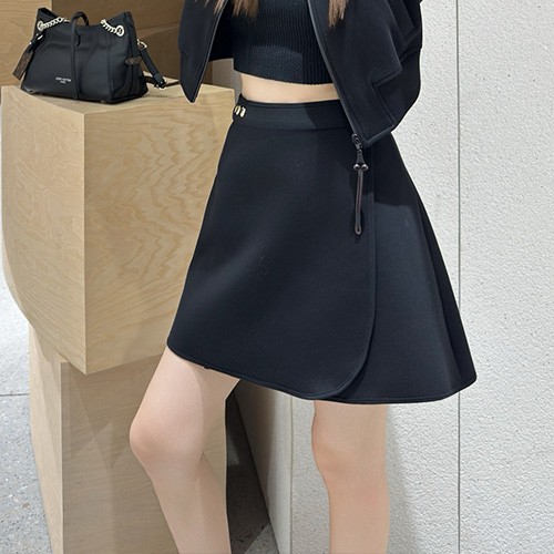 [홍콩명품.LOUIS VUITTON] 루이비통 25SS 로고 여성 모노그램 미니 스커트 (2컬러), BM21978, MC, 레플리카의류,미러급사이트