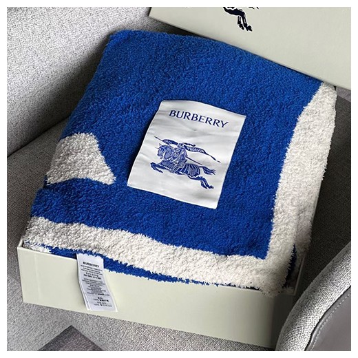 [홍콩명품.Burberry] 버버리 25SS 로고 130-170cm 1.2kg 리버서블 담요 (2컬러), ET3121, X2, 홍콩명품의류,구매대행,온라인명품