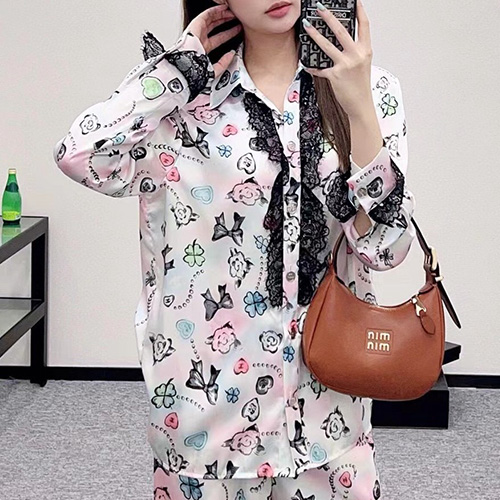 [홍콩명품.CHANEL] 샤넬 25SS 로고 패턴 여성 블라우스 셔츠 (2컬러), BM22157, JL, 레플리카의류,미러급사이트