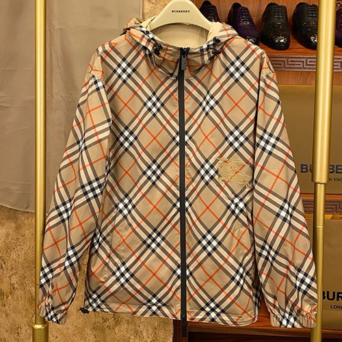 [홍콩명품.Burberry] 버버리 25SS 로고 체크패턴 리버서블 후드 바람막이 자켓 (베이지), BM22210, S1F, 레플리카의류,미러급사이트