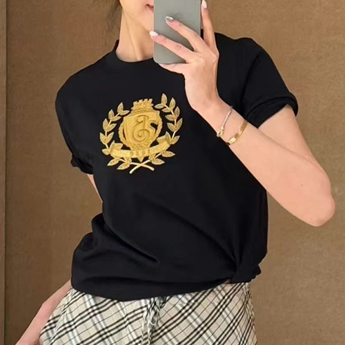 [홍콩명품.Burberry] 버버리 25SS 로고 자수 반팔 티셔츠 (2컬러), BM22236, S1F, 레플리카의류,미러급사이트