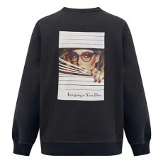 [홍콩명품,Christian Dior] 디올 25SS 로고 그래픽 프린트 맨투맨 티셔츠 (블랙), BM22470, JL, 레플리카의류,미러급사이트