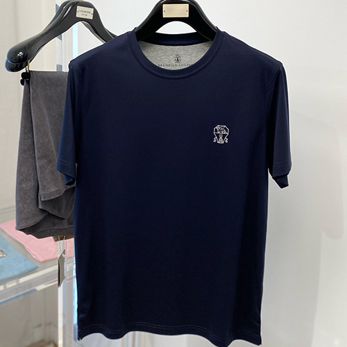 [홍콩명품.Brunello Cucinelli ] 브루넬로 쿠치넬리 25SS 로고 자수 반팔 티셔츠 (네이비), BM22529, G5, 레플리카의류,미러급사이트