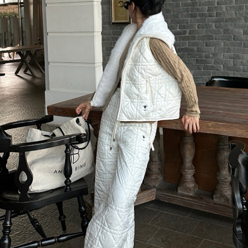 [홍콩명품,Christian Dior] 디올 25SS 로고 여성 퀄팅 솜패딩 조끼 베스트 + 솜패딩 팬츠 바지 상하의 세트 (화이트), BM22694, TBG, 레플리카의류,미러급사이트