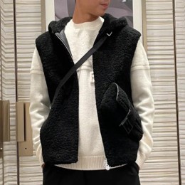 [홍콩명품,FENDI] 펜디 25SS 로고 후드 조끼 베스트 (블랙), BM22800, TOM, 레플리카의류,미러급사이트