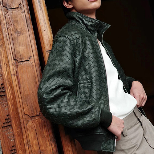 [홍콩명품.BOTTEGA VENETA] 보테가베네타 25SS 로고 인트레치아토 레더 가죽 카라 봄버 자켓 (그린), BM22822, TOM, 레플리카의류,미러급사이트