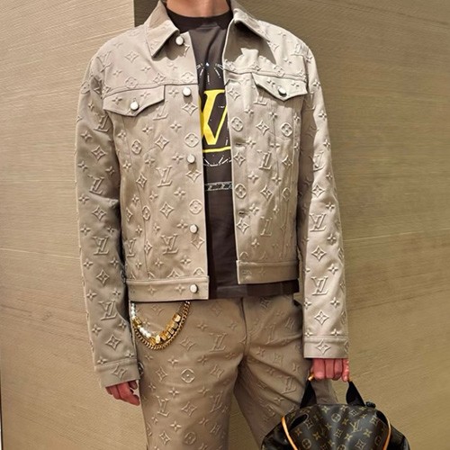 [홍콩명품.LOUIS VUITTON] 루이비통 25SS 로고 모노그램 데님 카라 자켓 + 데님 팬츠 진 청바지 상하의 세트 (베이지), BM22943, KB, 레플리카의류,미러급사이트