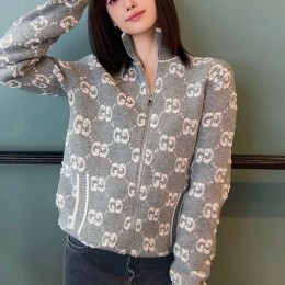 [홍콩명품.Gucci] 구찌 25SS 로고 GG수프림 터틀넥 니트 가디건 집업 자켓 (그레이), BM23009, KK, 레플리카의류,미러급사이트