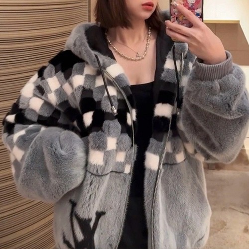 [홍콩명품.LOUIS VUITTON] 루이비통 25SS 로고 다미에 퍼 후드 집업 자켓 1AGIYG (그레이), BM23016, KK, 레플리카의류,미러급사이트