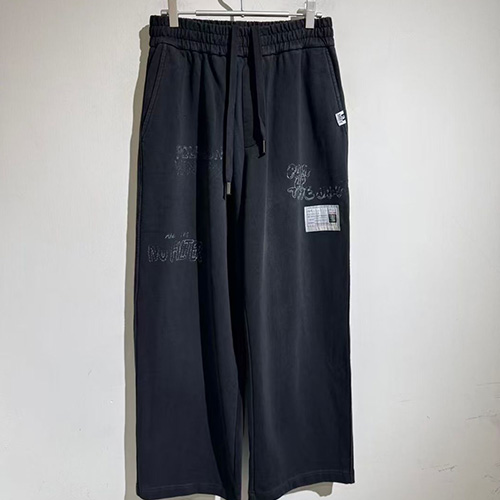 [홍콩명품.MAISON MIHARA YASUHIRO] 메종미하라야스히로 25SS 로고 오버핏 조거 팬츠 바지 (블랙), BM23037, X2, 레플리카의류,미러급사이트