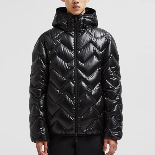 [홍콩명품.MONCLER] 몽클레어 25SS 로고 퀄팅 구스다운 후드 패딩 자켓 (블랙), BM23174, KSM, 레플리카의류,미러급사이트