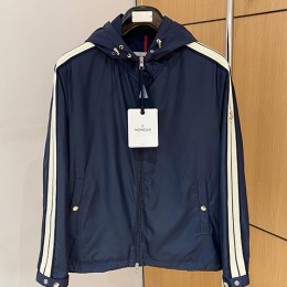 [홍콩명품.MONCLER] 몽클레어 25SS 로고 후드 바람막이 자켓 (네이비), BM23187, KSM, 레플리카의류,미러급사이트