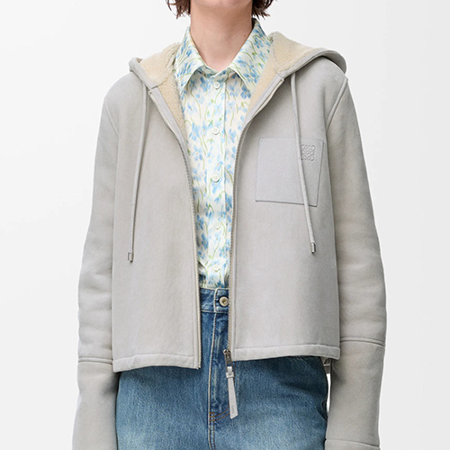 [홍콩명품.LOEWE] 로에베 25SS 로고 여성 레더 가죽 후드 집업 자켓 (그레이), BM23275, MC, 레플리카의류,미러급사이트