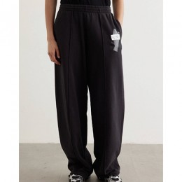 [홍콩명품.Maison Margiela] 메종마르지엘라 25SS 로고 프린트 조거 팬츠 바지 (블랙), BM23310, YS, 레플리카의류,미러급사이트