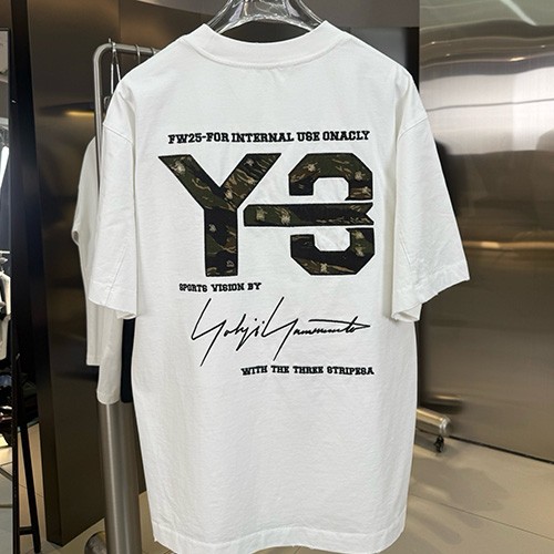 [홍콩명품.Y3] 요지야마모토 25SS 로고 그래픽 자수 반팔 티셔츠 (화이트), BM23379, G5, 레플리카의류,미러급사이트