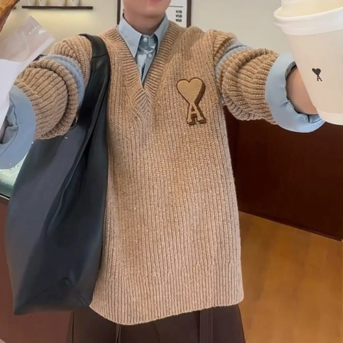 [홍콩명품.AMI] 아미 25SS 로고 V넥 니트 스웨터 (2컬러), BM23411, KB, 레플리카의류,미러급사이트