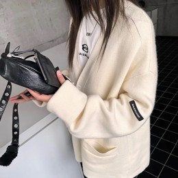 [홍콩명품.BALENCIAGA] 발렌시아가 25SS 로고 V넥 니트 가디건 (화이트), BM23415, KB, 레플리카의류,미러급사이트