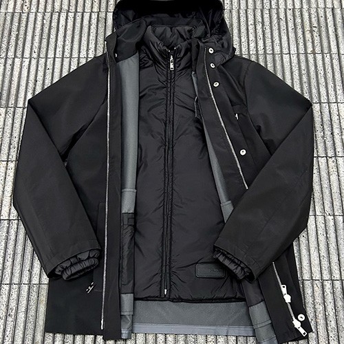 [홍콩명품,PRADA] 프라다 25SS 로고 나일론 2PCS 다운 패딩 후드 파카 자켓 (블랙), BM23438, JL, 레플리카의류,미러급사이트