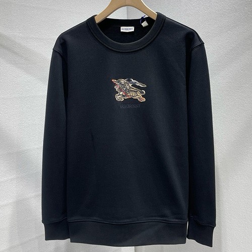 [홍콩명품.Burberry] 버버리 25SS 로고 자수 맨투맨 티셔츠 (블랙), BM23444, JL, 레플리카의류,미러급사이트