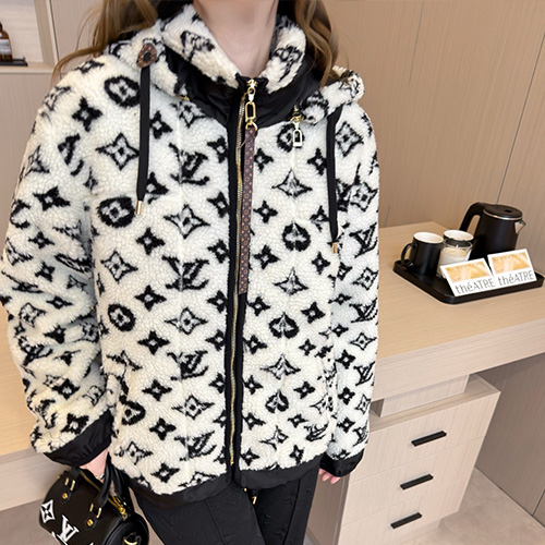 [홍콩명품.LOUIS VUITTON] 루이비통 25SS 로고 여성 모노그램 플리스 후드 바람막이 자켓 (화이트), BM23467, MC, 레플리카의류,미러급사이트