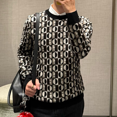 [홍콩명품,FENDI] 펜디 25SS 로고 패턴 캐시미어 니트 스웨터 (블랙), BM23547, KB, 레플리카의류,미러급사이트