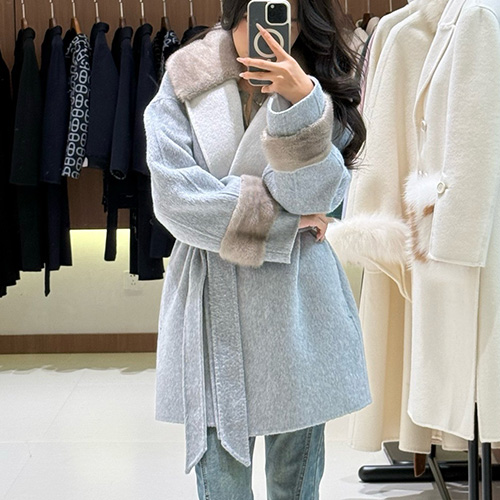 [홍콩명품,FENDI] 펜디 25SS 로고 여성 밍크퍼 카라 캐시미어 코트 자켓 (그레이), BM23596, TOM, 레플리카의류,미러급사이트