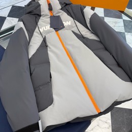 [홍콩명품.LOUIS VUITTON] 루이비통 25SS 로고 모노그램 SKI 후드 구스다운 파카 자켓 (그레이), BM23732, KSM, 레플리카의류,미러급사이트