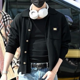 [홍콩명품.VERSACE] 베르사체 25SS 로고 카라 니트 가디건 자켓 (블랙), BM23806, KK, 레플리카의류,미러급사이트