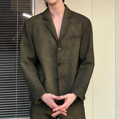 [홍콩명품,PRADA] 프라다 25SS 로고 레더 가죽 장장 수트 자켓 (카키), BM23822, PG, 레플리카의류,미러급사이트