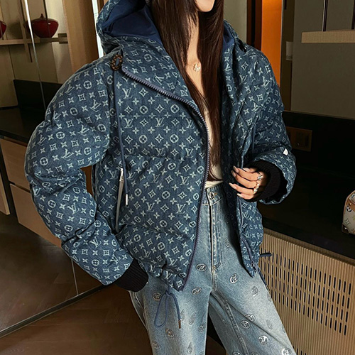 [홍콩명품.LOUIS VUITTON] 루이비통 25SS 로고 여성 모노그램 데님 후드 다운 패딩 자켓, BM23890, MC, 레플리카의류,미러급사이트