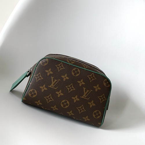 [홍콩명품.LOUIS VUITTON] 루이비통 25SS 로고 모노그램 이너백 미니 돕키트 M14911 (브라운), BGM5406, GU2, 홍콩명품가방,명품쇼핑몰,크로스백,핸드백,구매대행