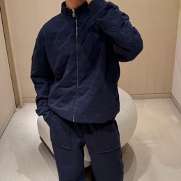 [홍콩명품.LOUIS VUITTON] 루이비통 25SS 로고 모노그램 트레이닝 집업 자켓 + 조거 팬츠 바지 상하의 세트 (네이비), BM24045, KK, 레플리카의류,미러급사이트