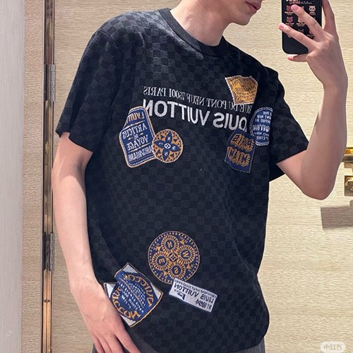 [홍콩명품.LOUIS VUITTON] 루이비통 25SS 로고 다미에 울 반팔 티셔츠 (블랙), BM24051, KK, 레플리카의류,미러급사이트