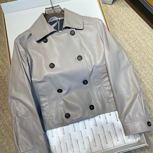 [홍콩명품.Brunello Cucinelli ] 브루넬로 쿠치넬리 25SS 로고 여성 레더 가죽 카라 자켓 (그레이), BM24079, PG, 레플리카의류,미러급사이트