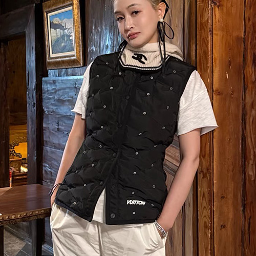 [홍콩명품.LOUIS VUITTON] 루이비통 25SS 로고 여성 퀄팅 다운 솜패딩 조끼 베스트 1AIPHI, BM24086, MC, 레플리카의류,미러급사이트