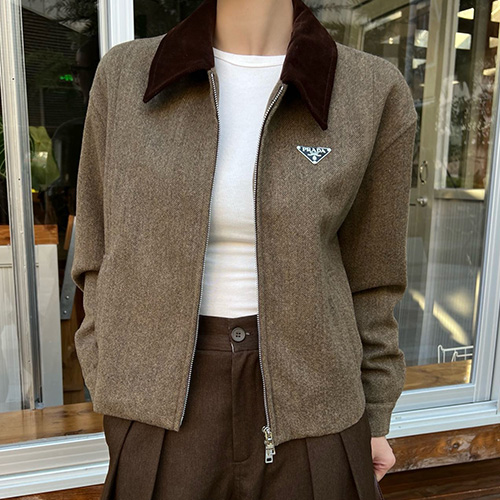 [홍콩명품,PRADA] 프라다 25SS 삼각로고 여성 울 카라 집업 자켓 (브라운), BM24096, TBG, 레플리카의류,미러급사이트