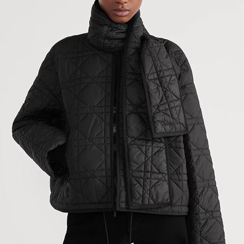 [홍콩명품,Christian Dior] 디올 25SS 로고 여성 머플러 장식 퀄팅 솜패딩 자켓 (블랙), BM24148, MC, 레플리카의류,미러급사이트