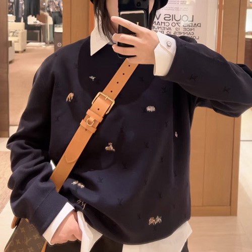 [홍콩명품.LOUIS VUITTON] 루이비통 25SS 로고 니트 스웨터 1AJBUH (네이비), BM24258, KK, 레플리카의류,미러급사이트