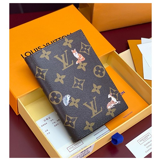 [홍콩명품.LOUIS VUITTON] 루이비통 25SS 로고 모노그램 여권 커버 M27023 (브라운), BGM5508, BDA, 명품지갑,홍콩명품,사이트,명품쇼핑몰