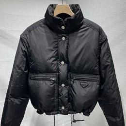 [홍콩명품,PRADA] 프라다 26SS 삼각로고 여성 모자 소매 탈부착 구스다운 패딩 자켓 (블랙), BM24320, JL, 레플리카의류,미러급사이트