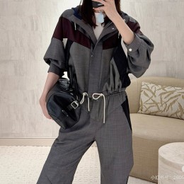 [홍콩명품.LOUIS VUITTON] 루이비통 26SS 로고 여성 후드 윈드브레이커 자켓 1AJGQ2 + 팬츠 바지 상하의 세트 (그레이), BM24598, MC, 레플리카의류,미러급사이트