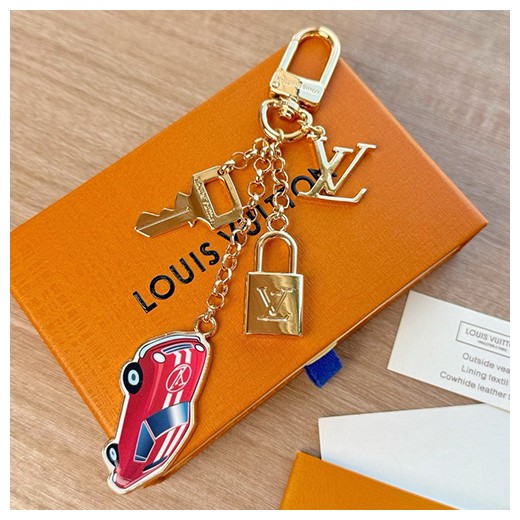 [홍콩명품.LOUIS VUITTON] 루이비통 26SS 로고 카 키홀더 키링, ET3325, NNT, 홍콩명품의류,구매대행,온라인명품