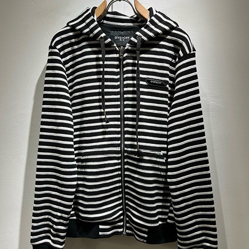 [홍콩명품.GIVENCHY] 지방시 26SS 로고 스트라이프 후드 집업 자켓 (블랙-화이트), BM24698, 레플리카의류,미러급사이트